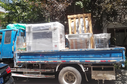 淮南客戶SMT設(shè)備專車送貨，貨到上門安裝調(diào)試