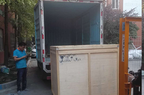 周口客戶SMT設(shè)備專車送貨，貨到上門安裝調(diào)試