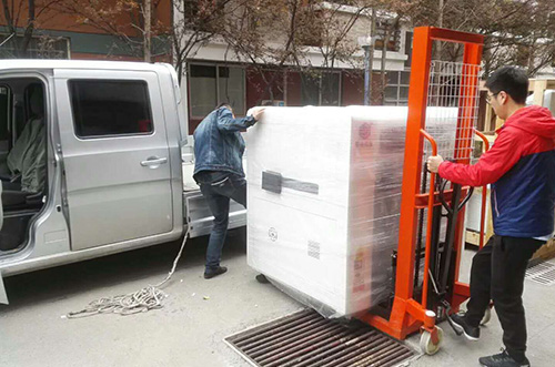 寧波客戶SMT設(shè)備專車送貨，貨到上門安裝調(diào)試