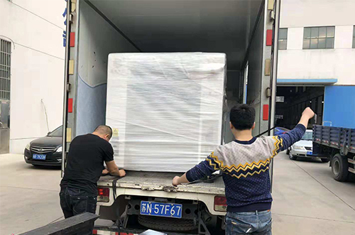 蘇州客戶SMT設(shè)備專車送貨，貨到上門安裝調(diào)試